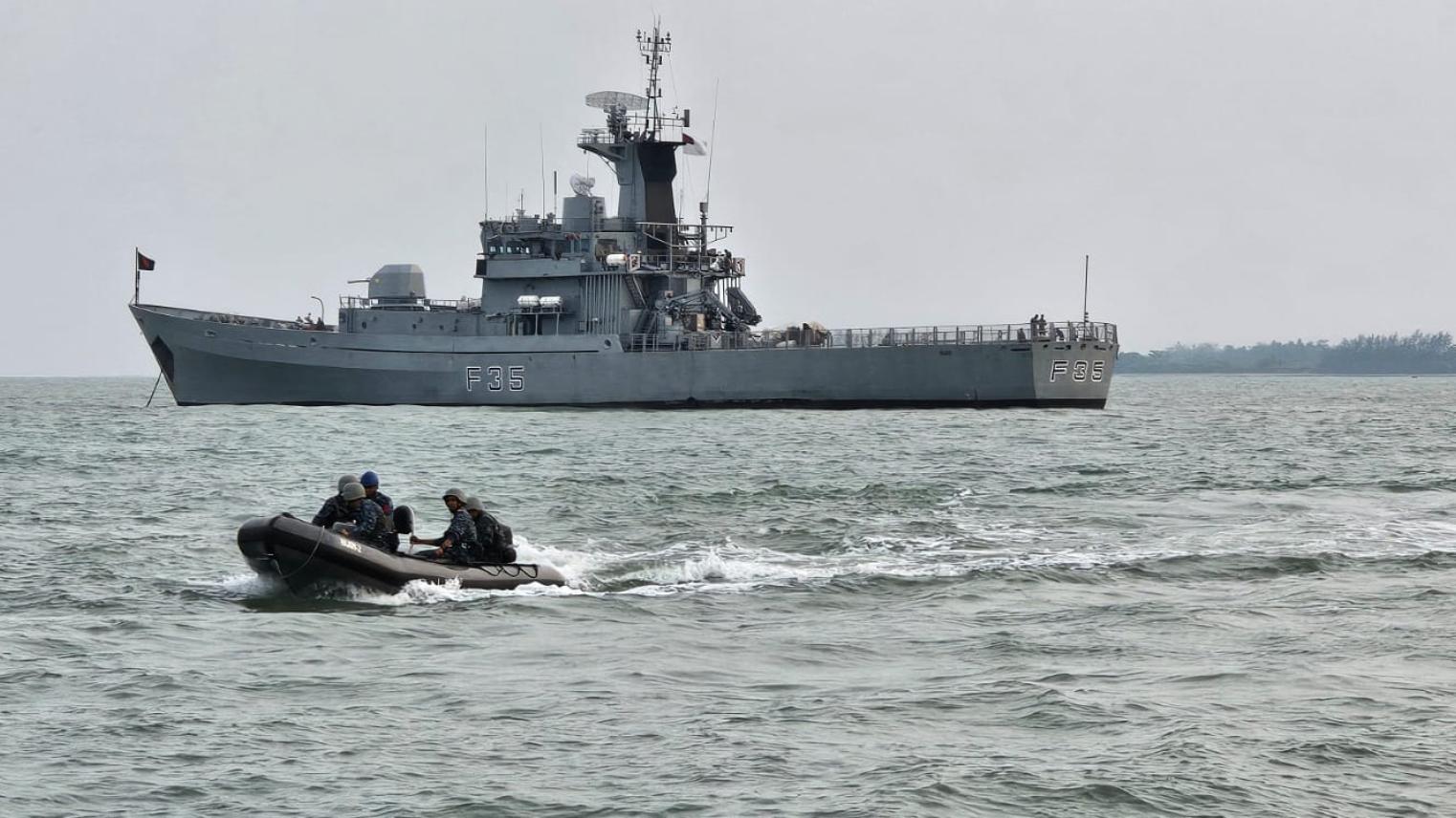 Image of a Bangladeshi naval vessel