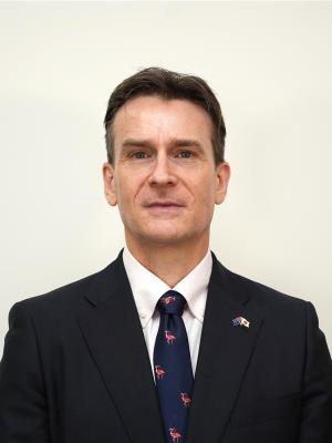 Justin Hayhurst headshot