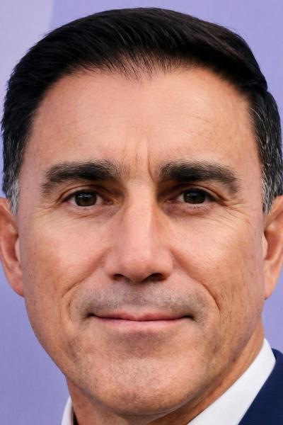Headshot - Lieutenant General Simon Stuart (Retd)